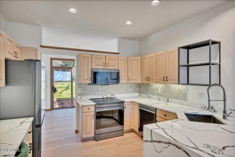 26 Malibu Hill Rensselaer NY 12144