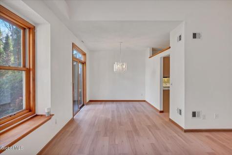 26 Malibu Hill Rensselaer NY 12144