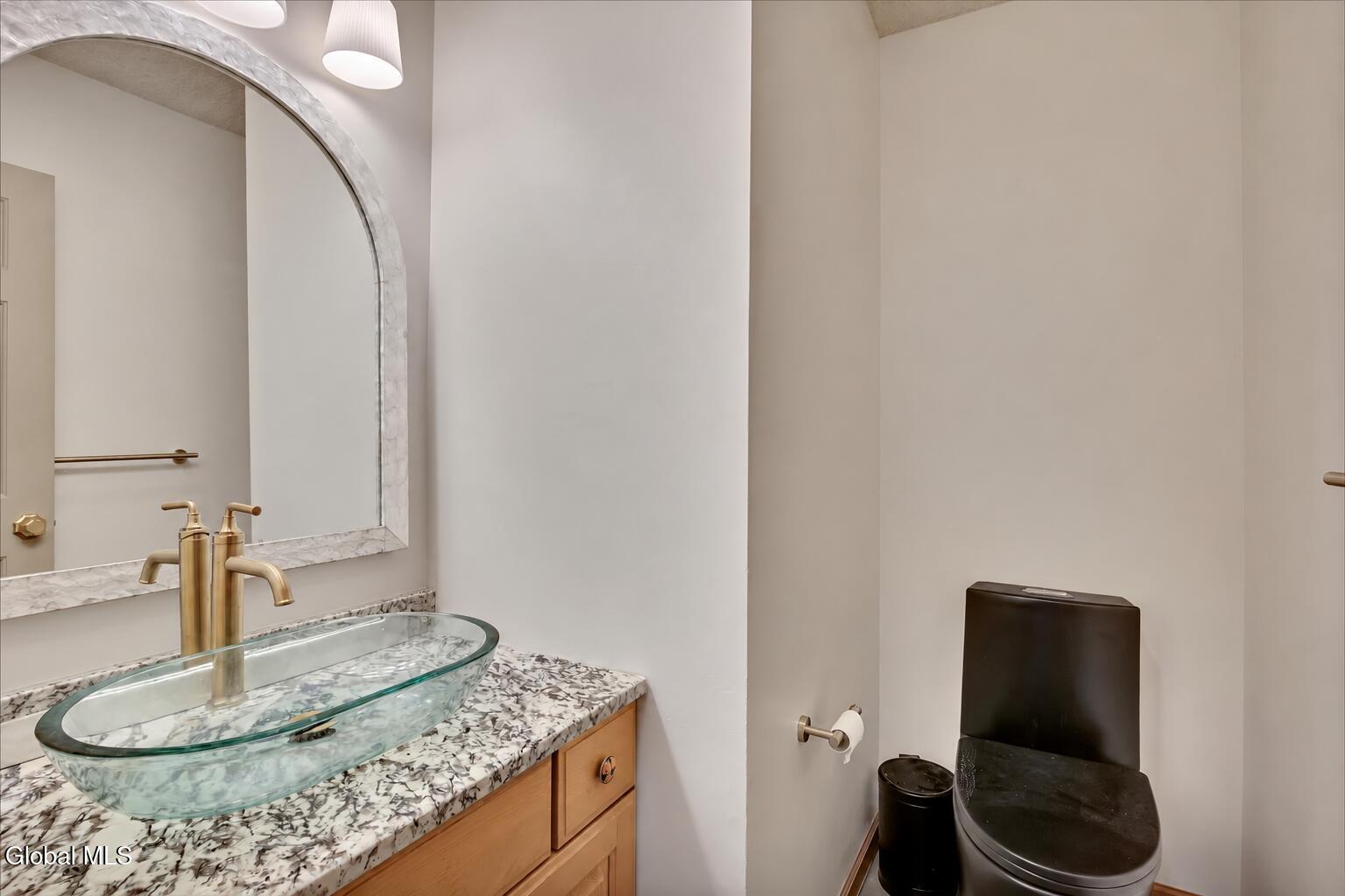 26 Malibu Hill Rensselaer NY 12144