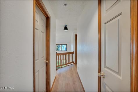 26 Malibu Hill Rensselaer NY 12144