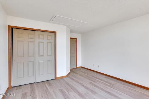 26 Malibu Hill Rensselaer NY 12144