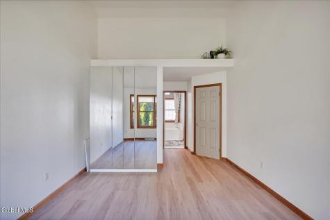 26 Malibu Hill Rensselaer NY 12144