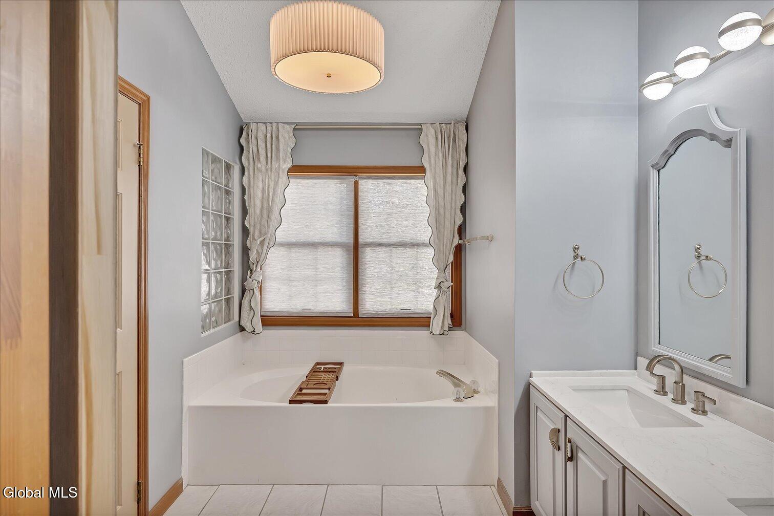 26 Malibu Hill Rensselaer NY 12144