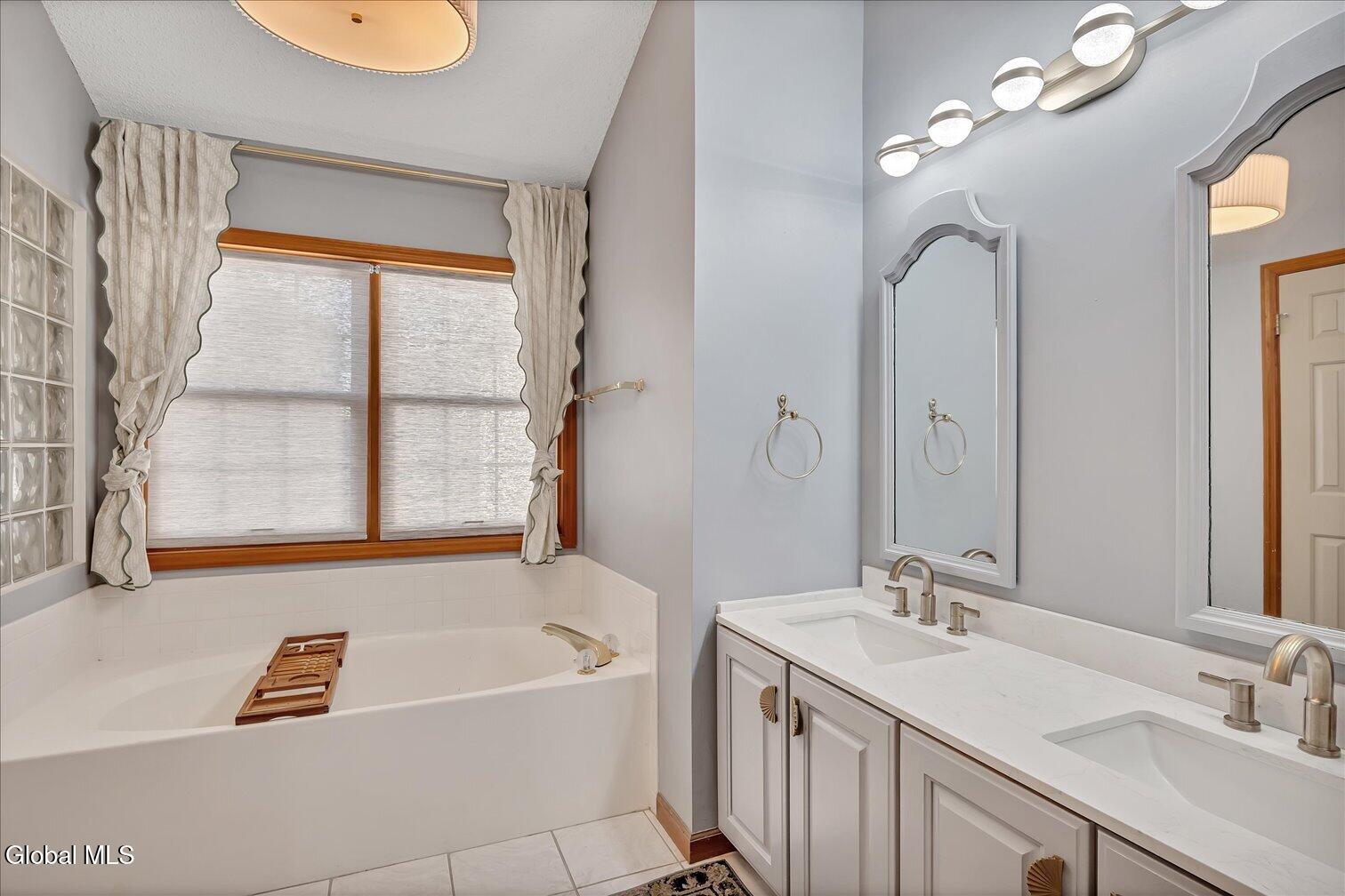 26 Malibu Hill Rensselaer NY 12144