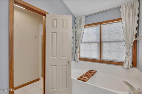 26 Malibu Hill Rensselaer NY 12144