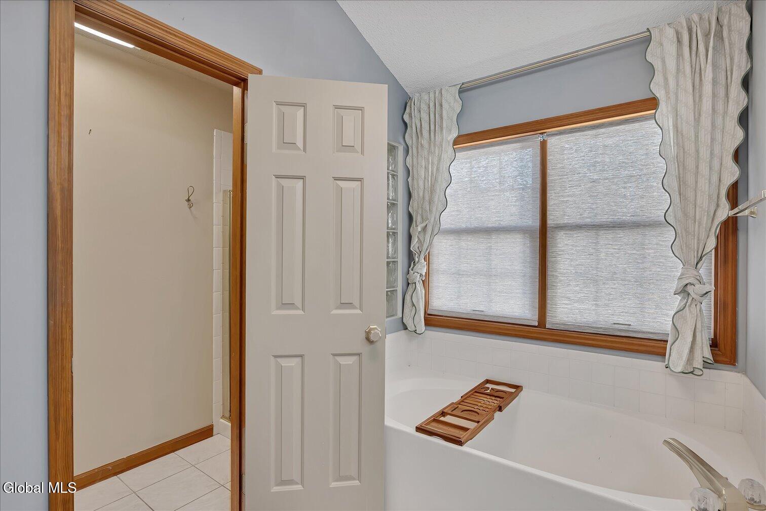 26 Malibu Hill Rensselaer NY 12144