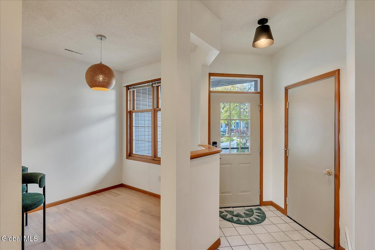 26 Malibu Hill Rensselaer NY 12144