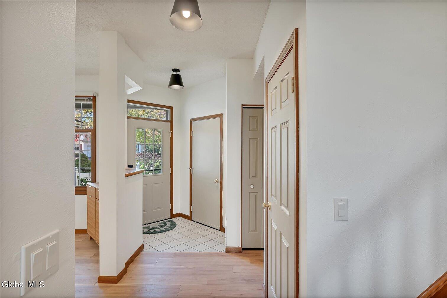 26 Malibu Hill Rensselaer NY 12144