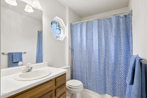 12 Hilltop Court Troy NY 12182