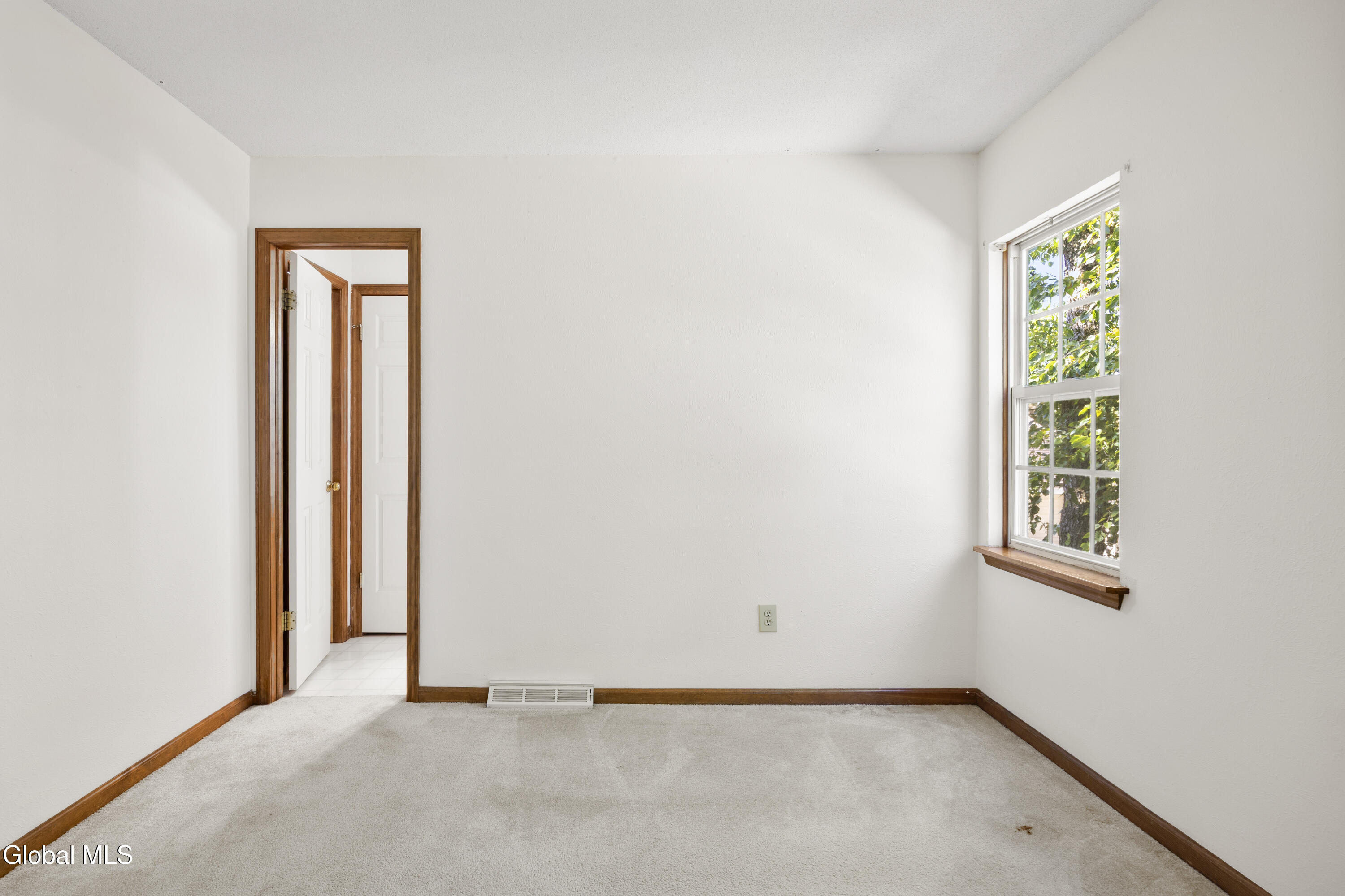 12 Hilltop Court Troy NY 12182