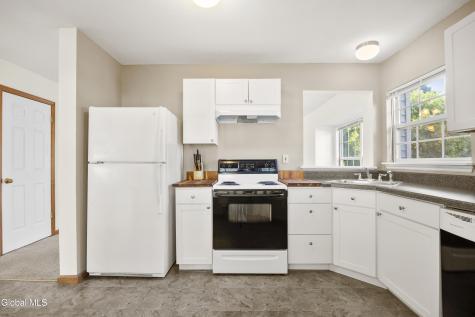 12 Hilltop Court Troy NY 12182