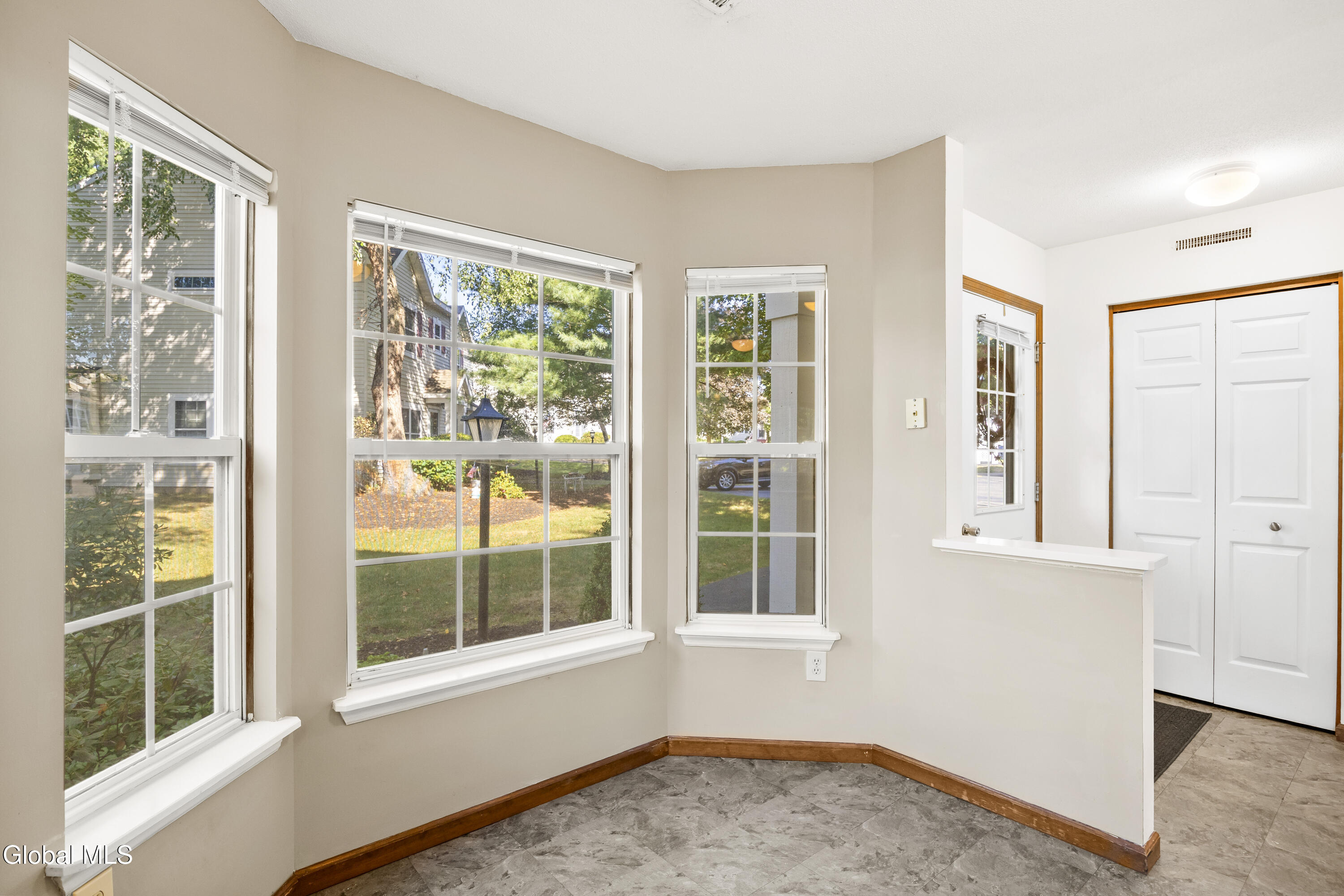 12 Hilltop Court Troy NY 12182