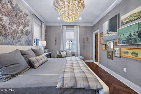 122 Regent Street Saratoga Springs NY 12866