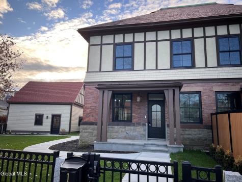 122 Regent Street Saratoga Springs NY 12866
