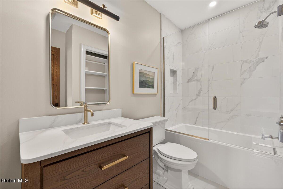 122 Regent Street Saratoga Springs NY 12866
