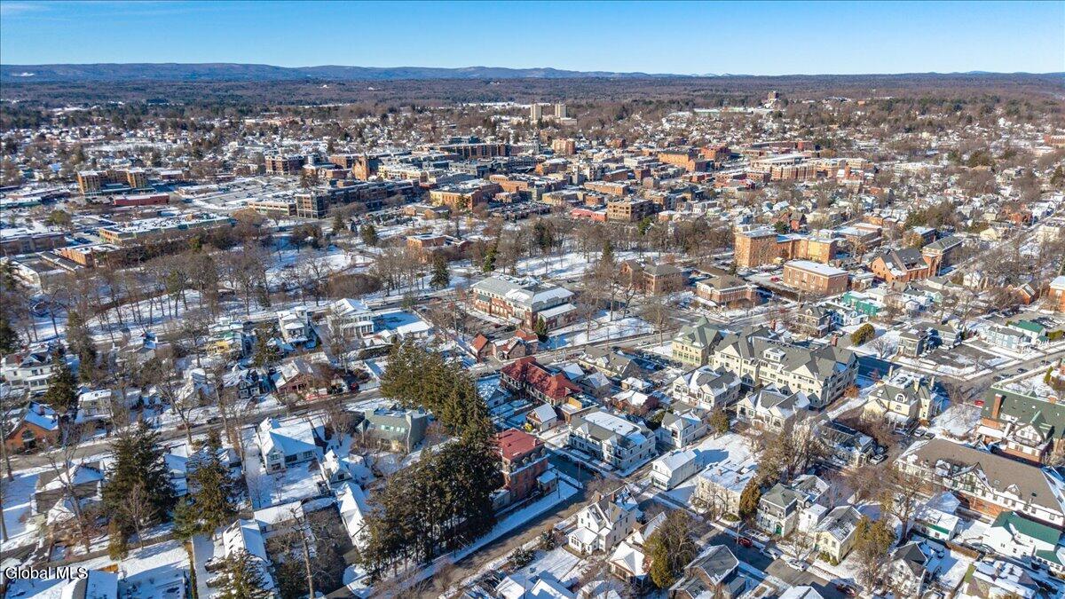 122 Regent Street Saratoga Springs NY 12866