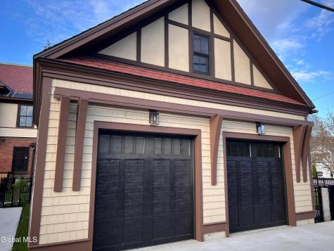 122 Regent Street Saratoga Springs NY 12866