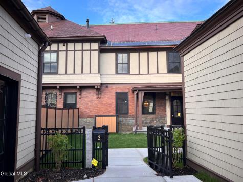 122 Regent Street Saratoga Springs NY 12866