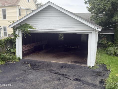 1609 Avenue B Schenectady NY 12308