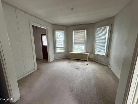 1609 Avenue B Schenectady NY 12308