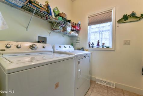 18 Meldon Circle Queensbury NY 12804
