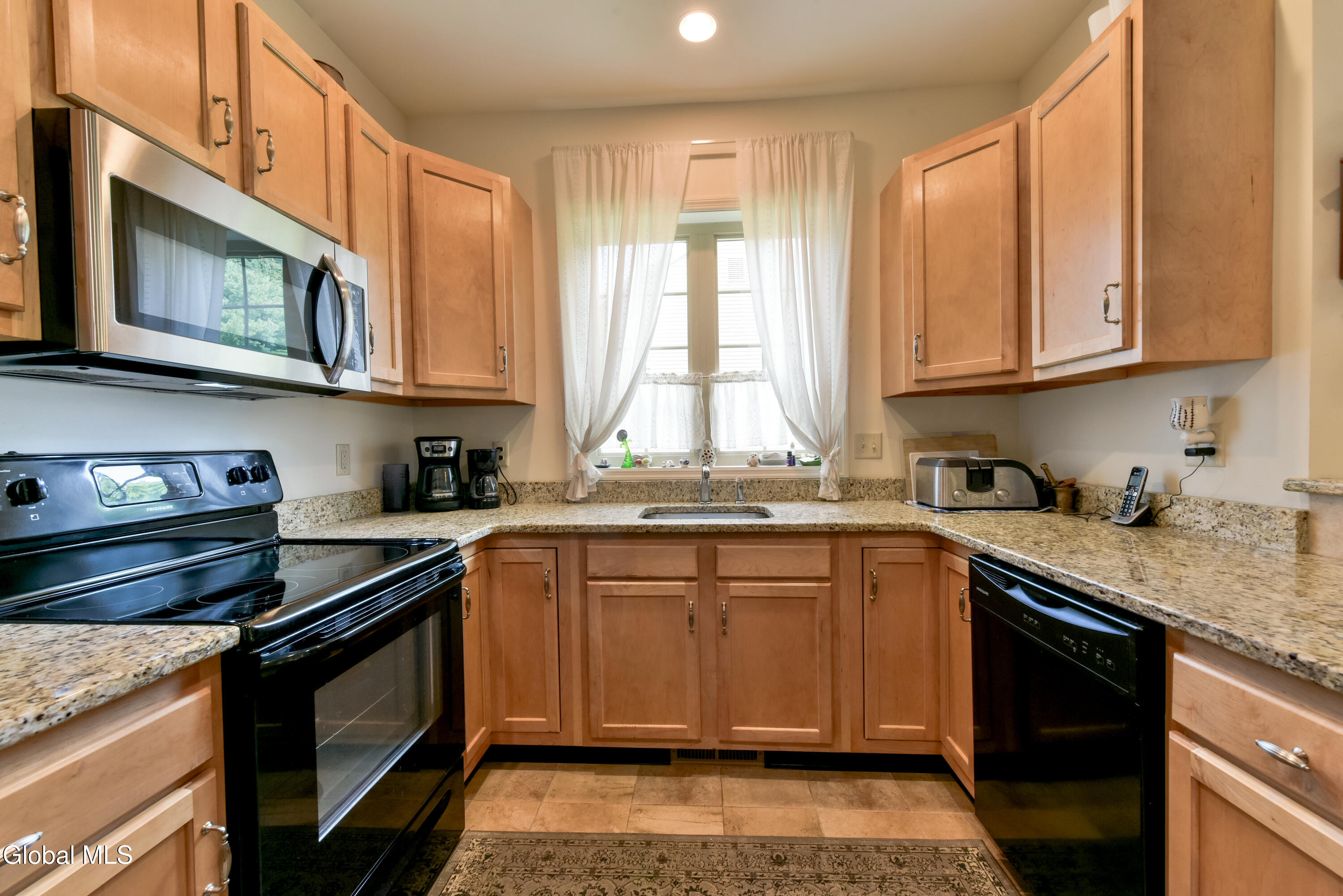 18 Meldon Circle Queensbury NY 12804