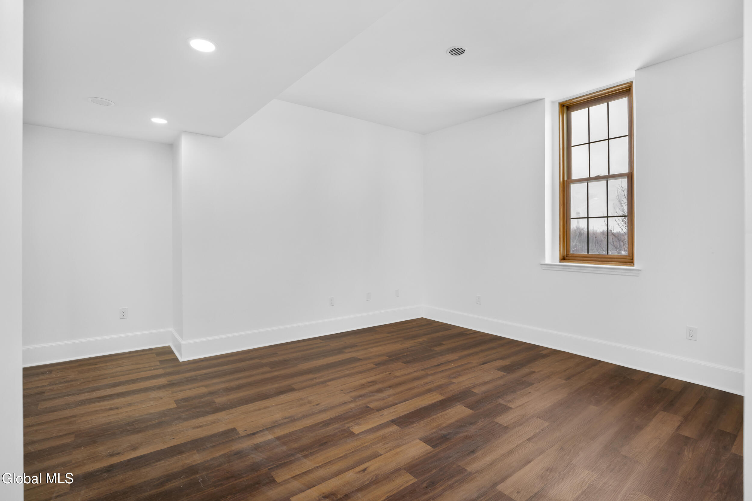 137 Front Street Schenectady NY 12305