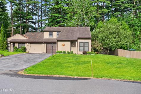 10 Margaret Drive Queensbury NY 12804