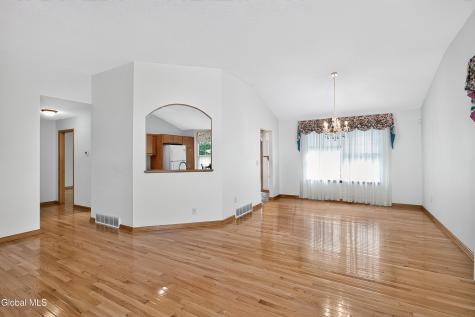 8 Dalton Court Delmar NY 12054