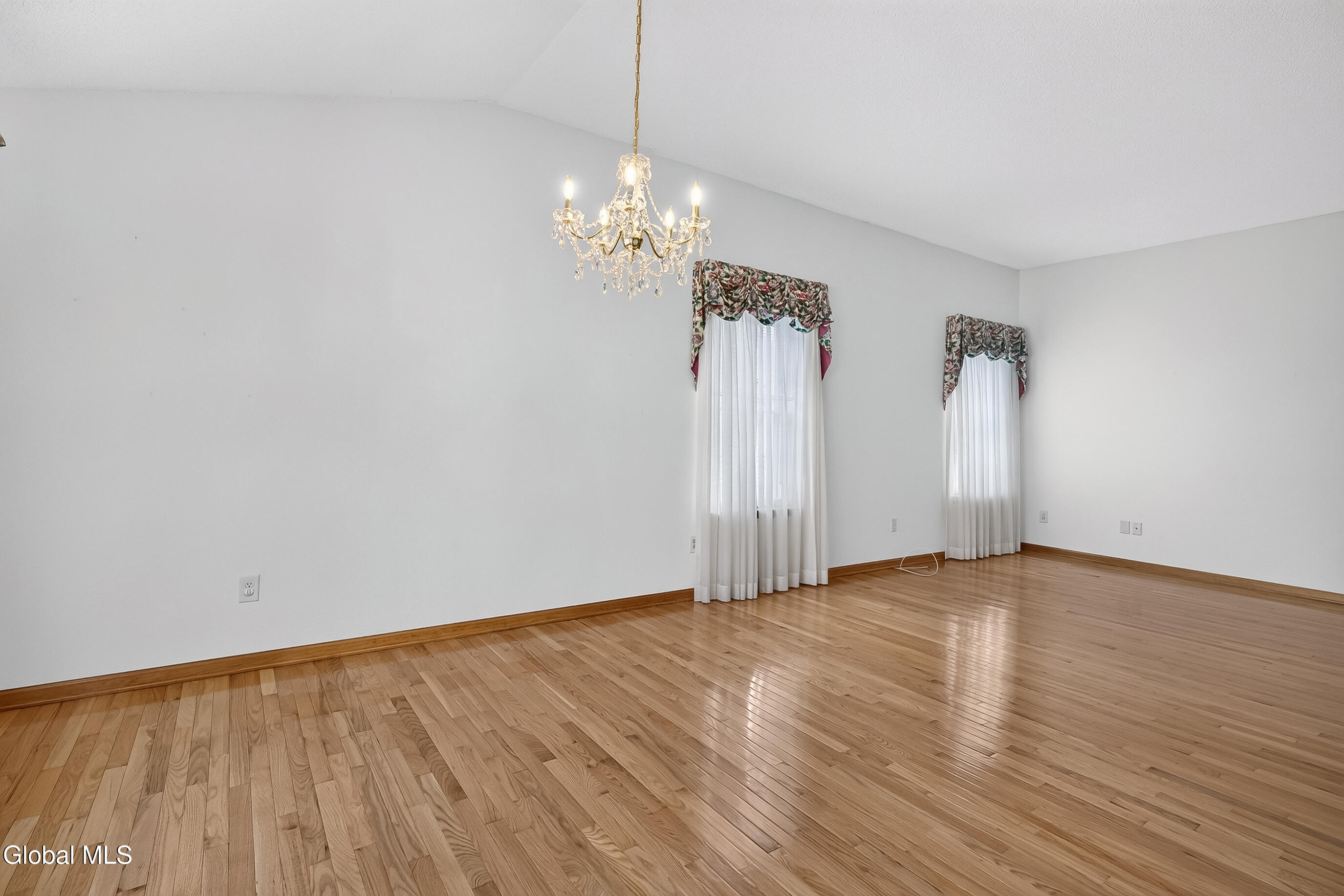 8 Dalton Court Delmar NY 12054