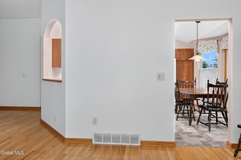 8 Dalton Court Delmar NY 12054