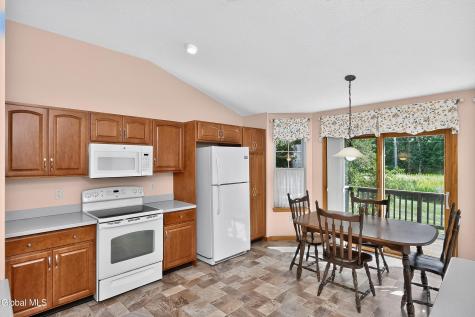 8 Dalton Court Delmar NY 12054