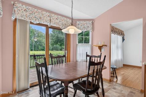 8 Dalton Court Delmar NY 12054