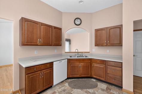 8 Dalton Court Delmar NY 12054
