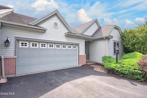 8 Dalton Court Delmar NY 12054