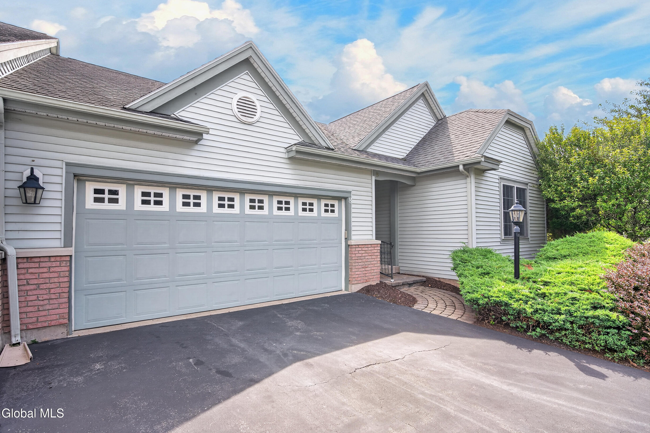 8 Dalton Court Delmar NY 12054