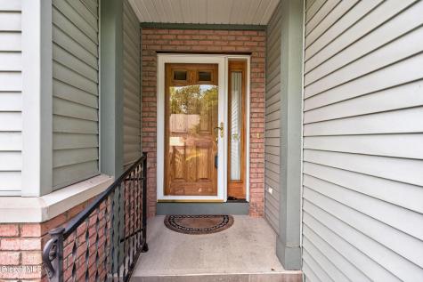 8 Dalton Court Delmar NY 12054