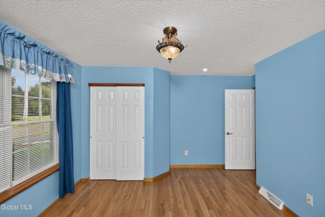 8 Dalton Court Delmar NY 12054