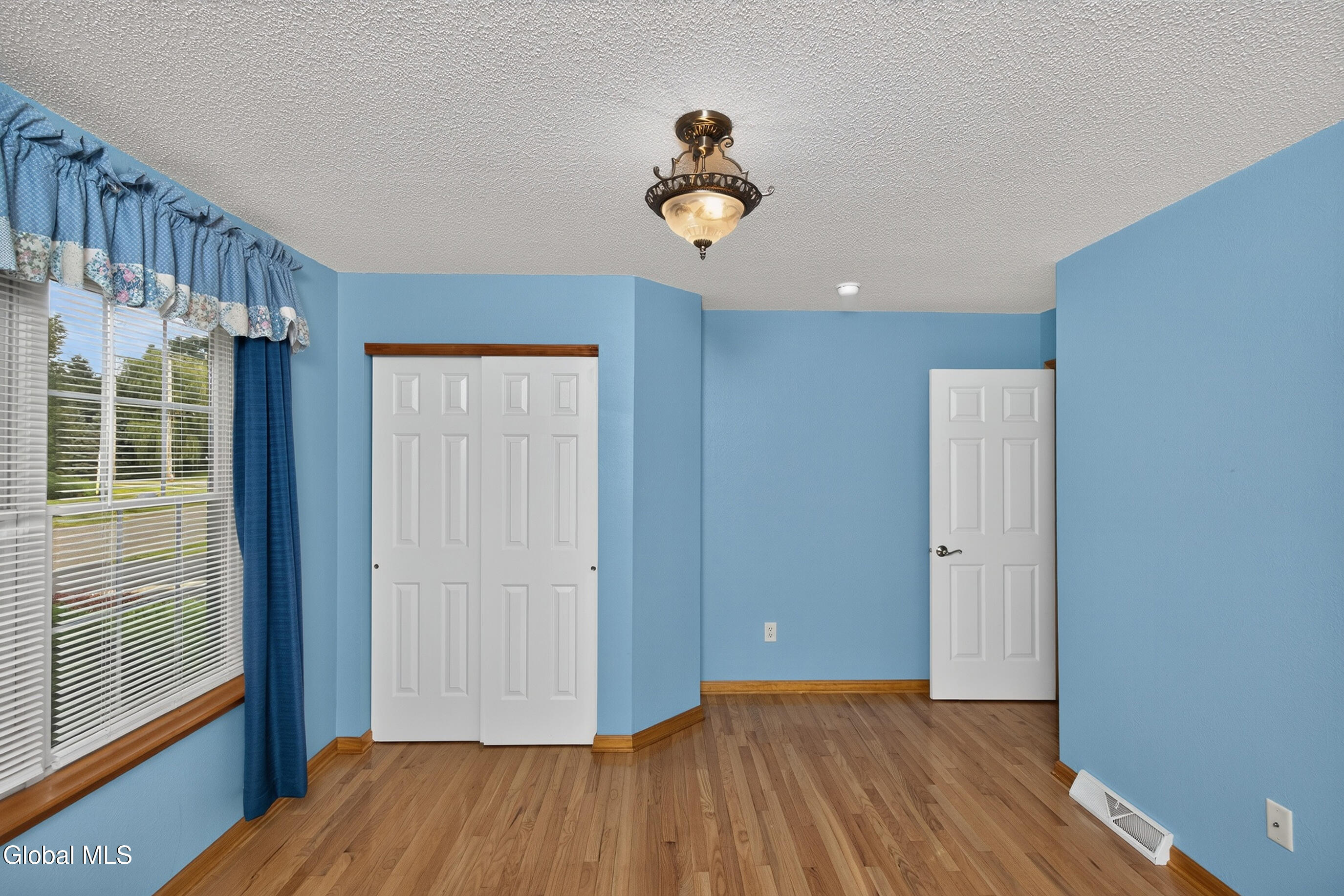 8 Dalton Court Delmar NY 12054