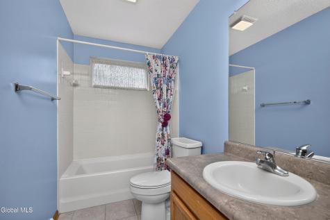 8 Dalton Court Delmar NY 12054
