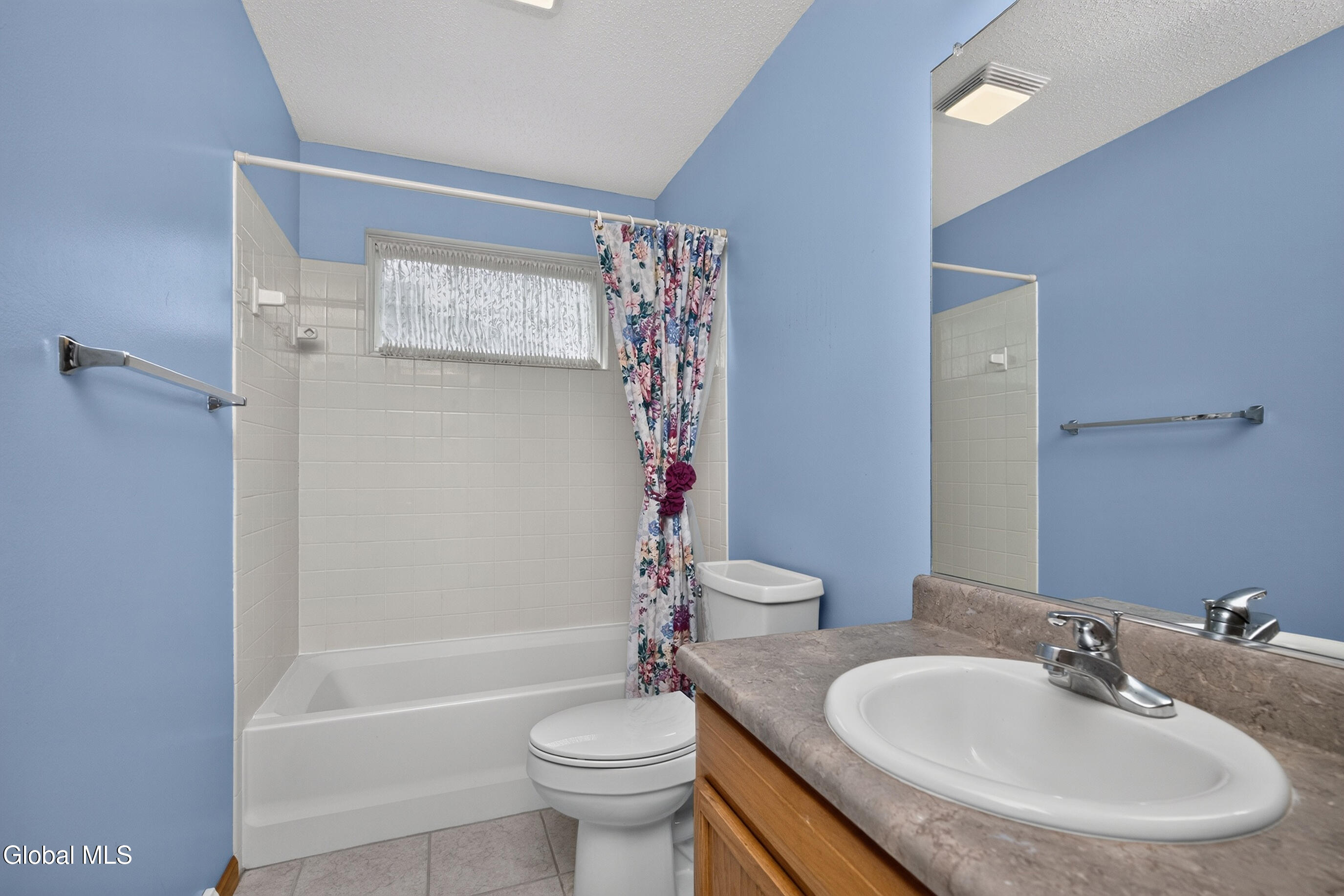 8 Dalton Court Delmar NY 12054