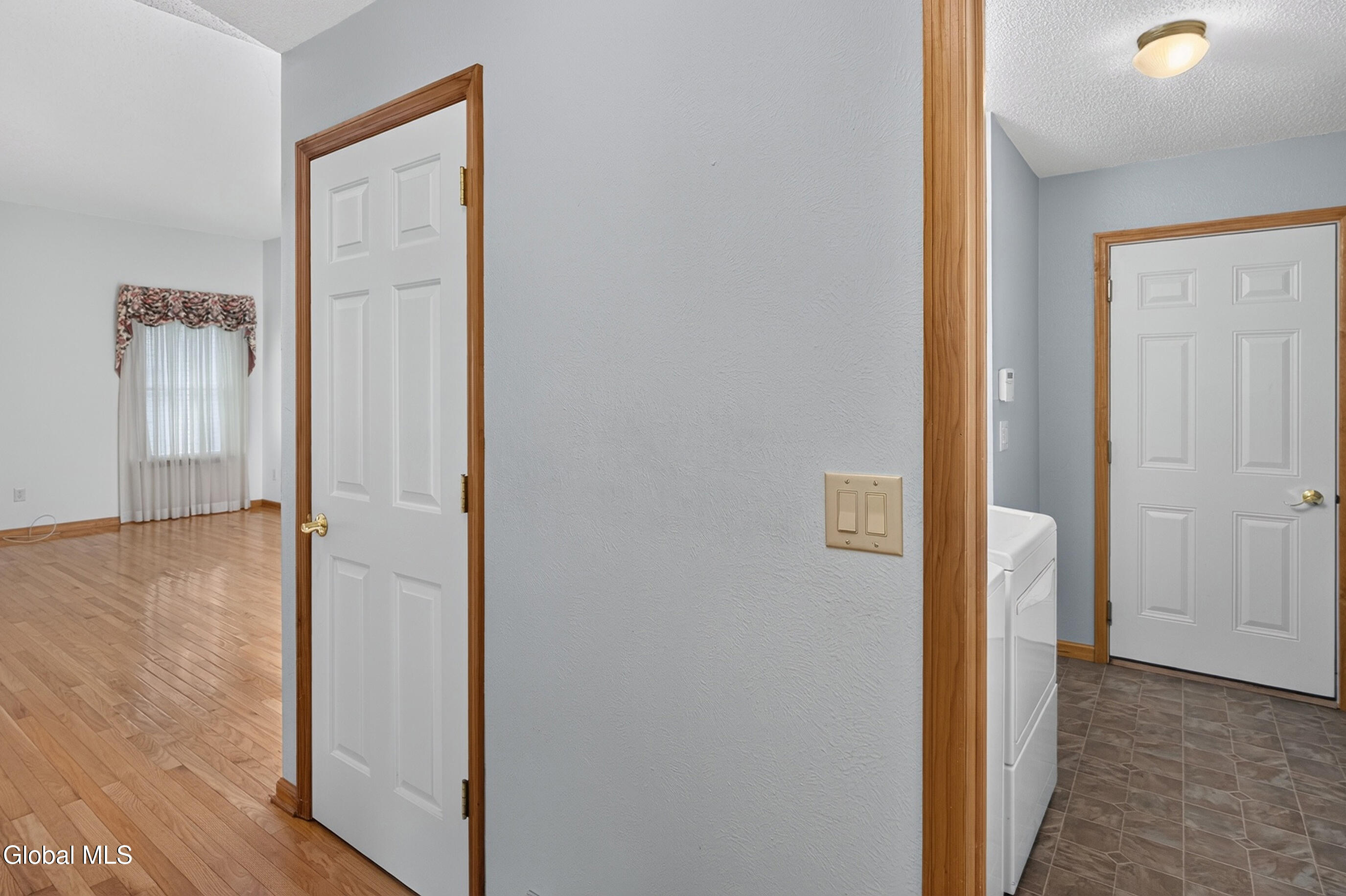 8 Dalton Court Delmar NY 12054