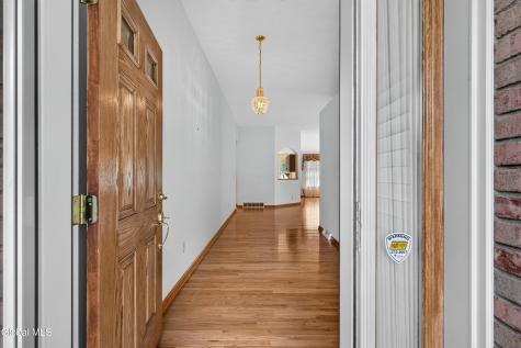 8 Dalton Court Delmar NY 12054