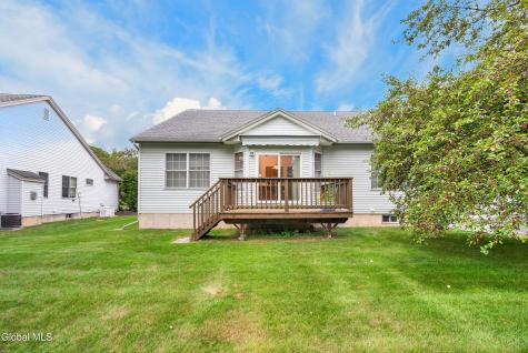 8 Dalton Court Delmar NY 12054
