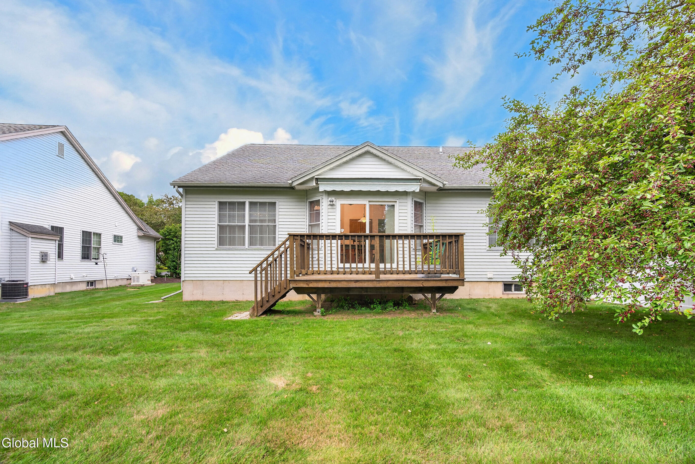 8 Dalton Court Delmar NY 12054