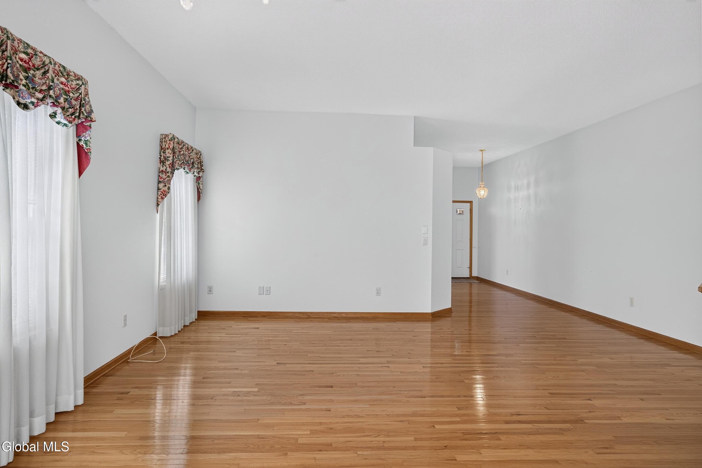 8 Dalton Court Delmar NY 12054