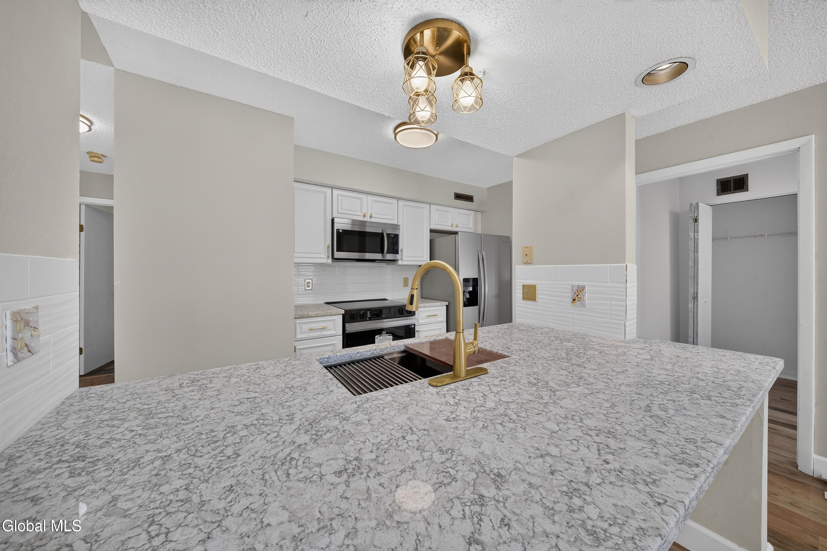 204 Victory Way Halfmoon NY 12065