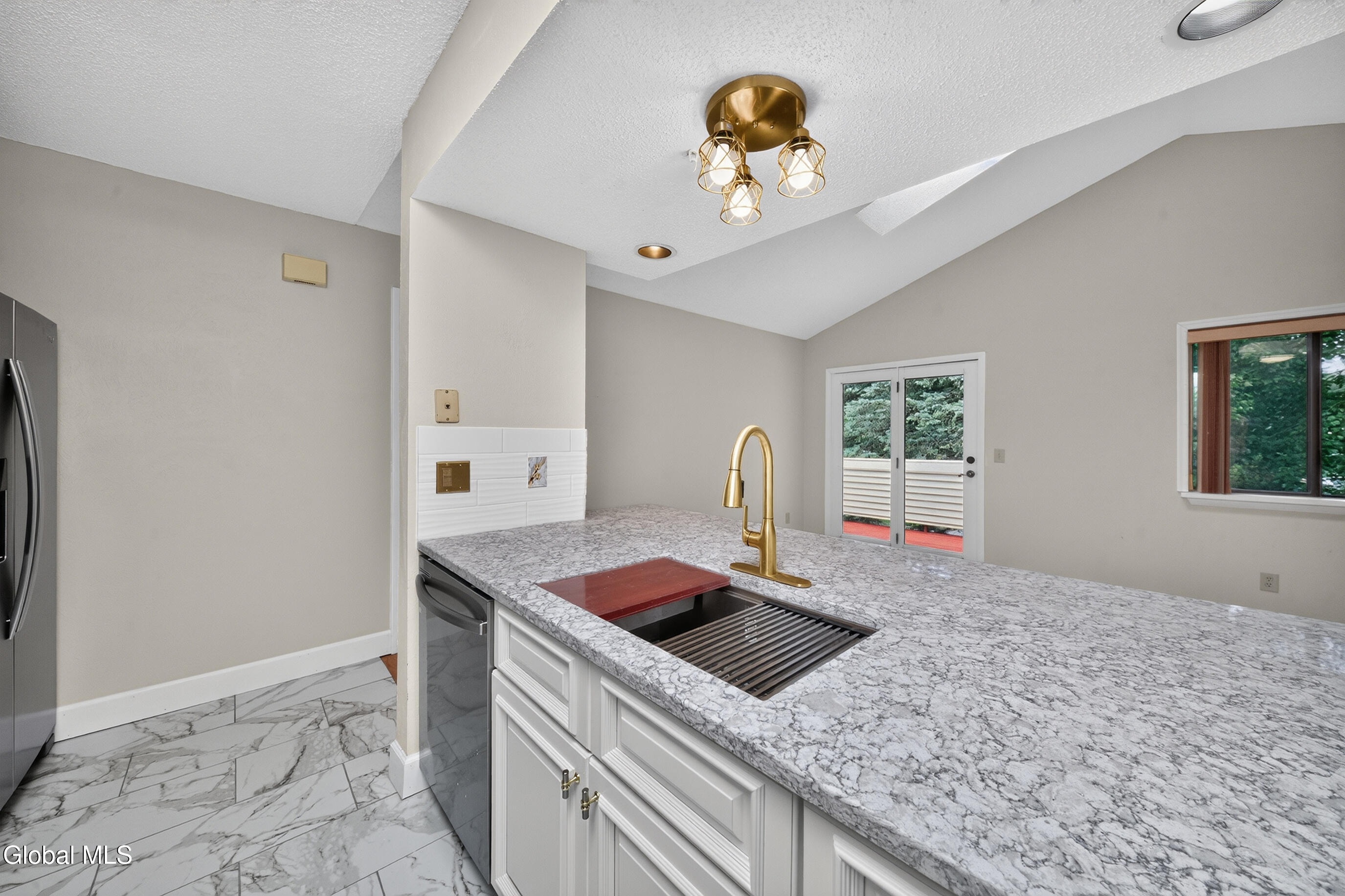 204 Victory Way Halfmoon NY 12065