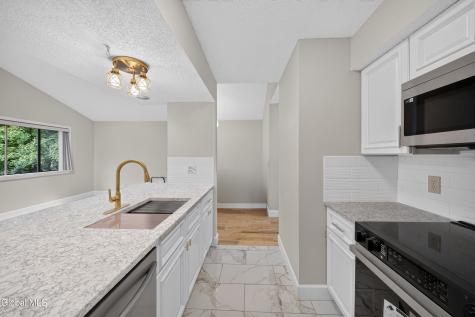 204 Victory Way Halfmoon NY 12065