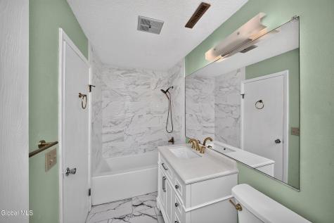 204 Victory Way Halfmoon NY 12065